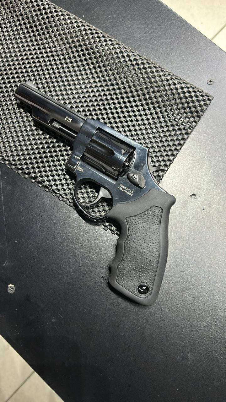 82S